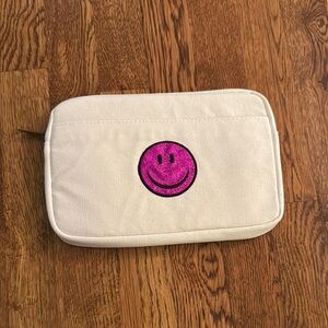 Bag Edge White Canvas Pouch with Pink Smiley Face